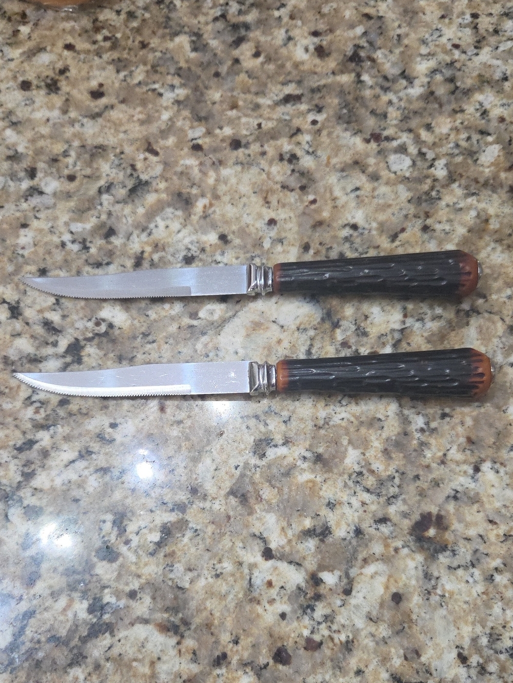 2 REGENT SHEFFIELD Steak Knives Stainless Blades Faux Bone Handle Forever Sharp